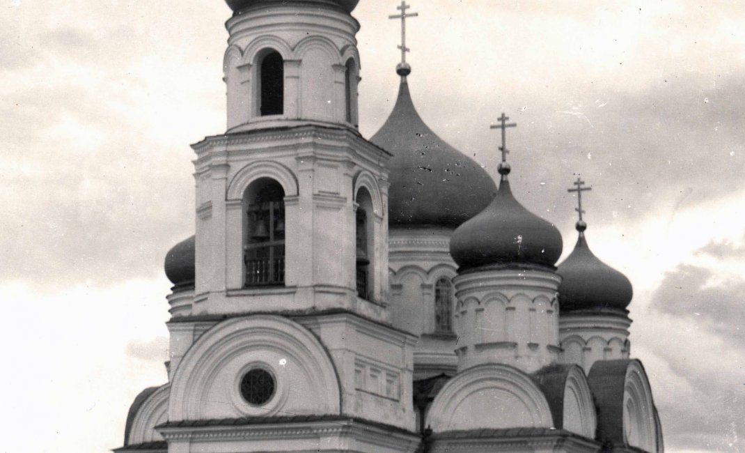 Сергиевская церковь. Фото М.П. Дмитриева, нач. ХХ в.