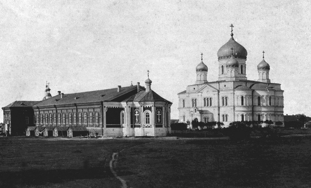 Трапезная церковь в панораме Дивеевского монастыря. Фото кон. XIX в.